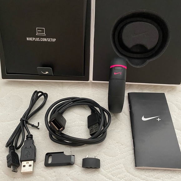 Nike + FuelBand Pink - Picture 2 of 5